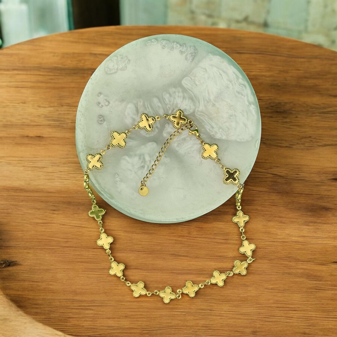 COLLAR TREBOLES DORADOS