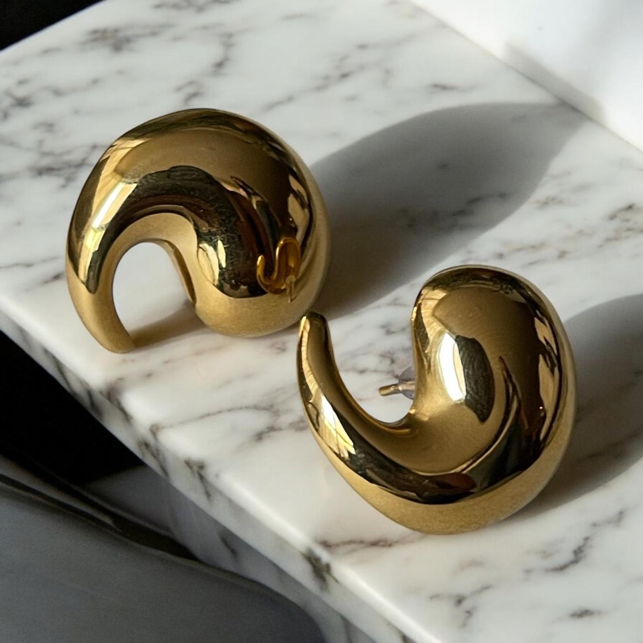 ARETES GOTA DORADA